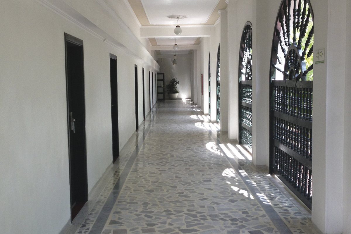 Outdoor Hotel Hallway (Original)